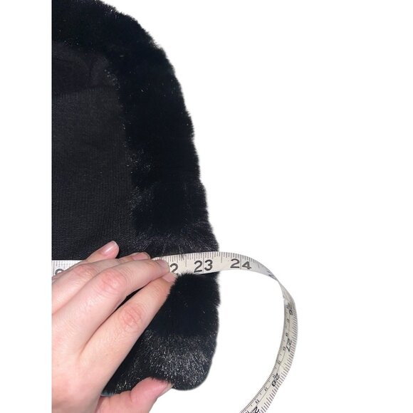 La Fiorentina Black Wrap Scarf With Faux Fur Trim Rectangle Viscose Blend Knit - Picture 4 of 5